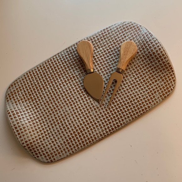NEW Handmade Pottery Cheese Board Tray with White Inlaid Design on Stoneware - Picture 1 of 8